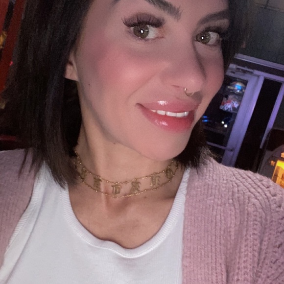 Meet your Posher, Courtney - Picture 4 of 5